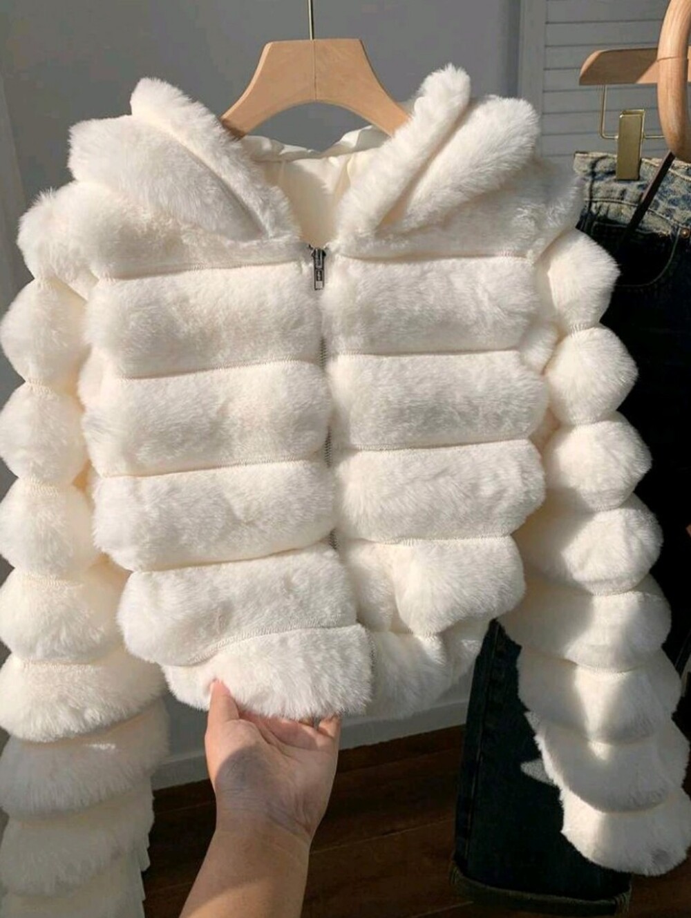 Women's Fashionable Solid Color Fluffy Hooded Cropped Jacket For Autumn